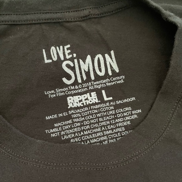 Love Simon Slim Fit T-Shirt (Large) from The “Love Simon” 2018 Movie NWOT - Picture 3 of 6